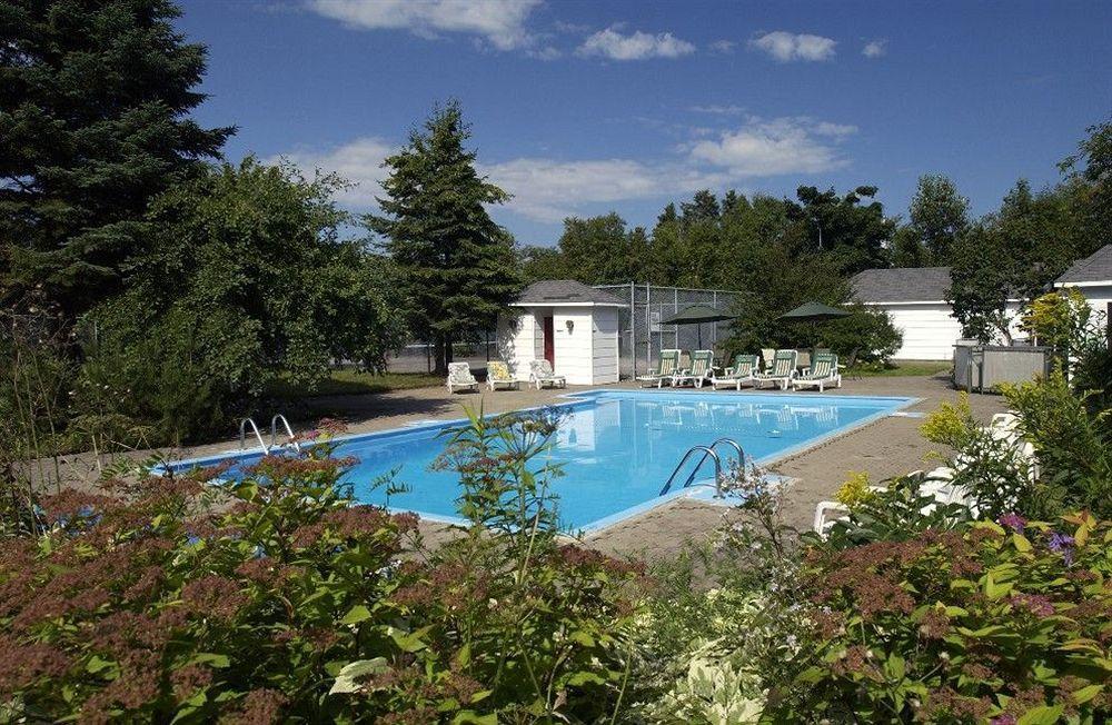 Hotel Au Petit Berger La Malbaie Exterior foto