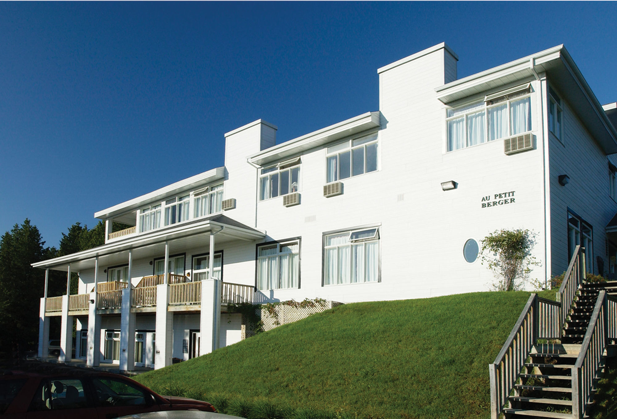 Hotel Au Petit Berger La Malbaie Exterior foto